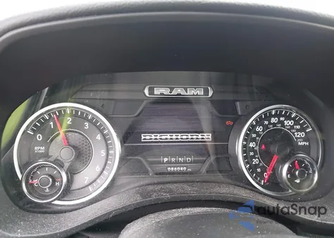 2021 Ram 1500 Big Horn 4X4 5'7 Box z USA, uszkodzony, nr VIN 1C6SRFFT0MN598156